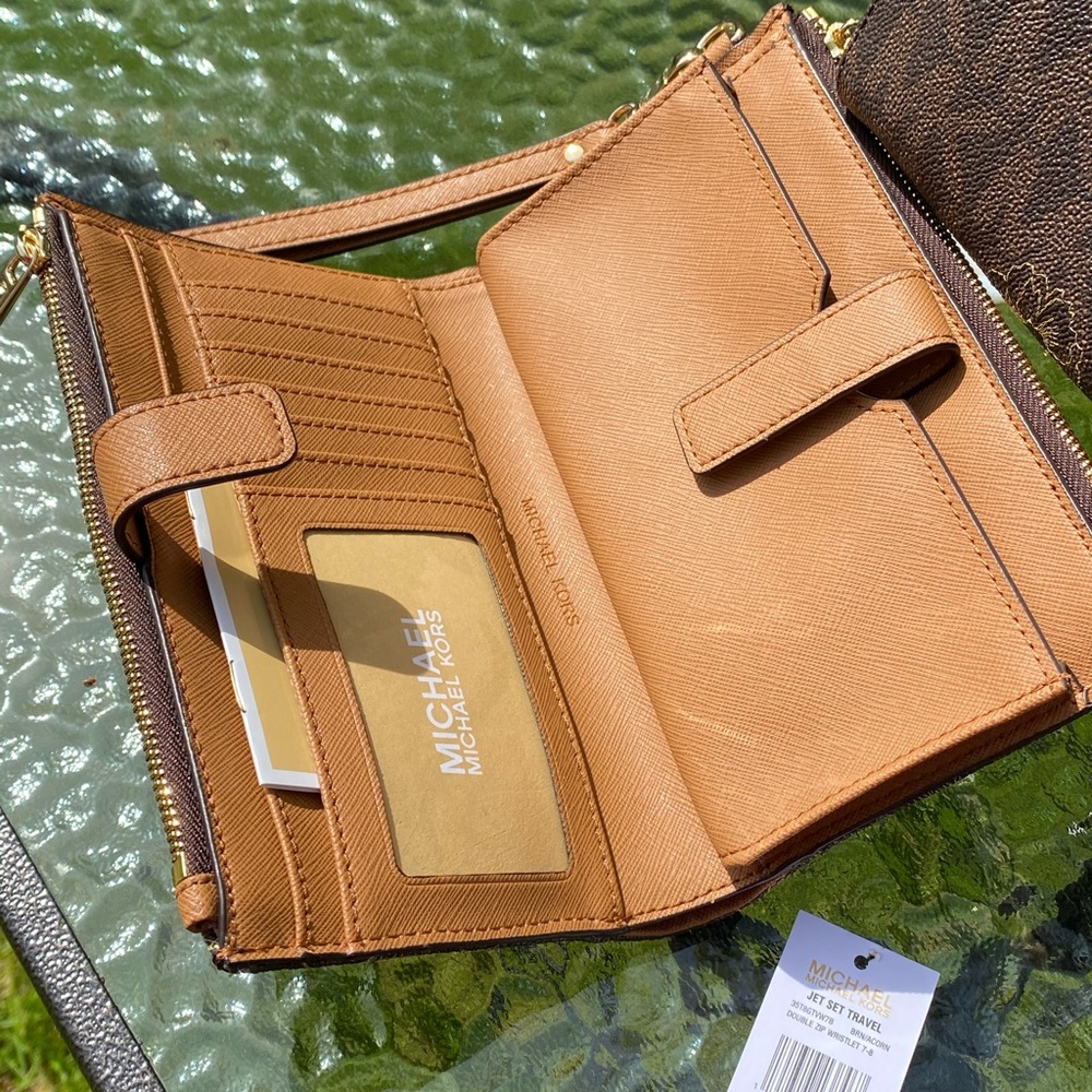 Michael Kors Susannah 3 piece Limited Edition Set - Picture 7 of 8
